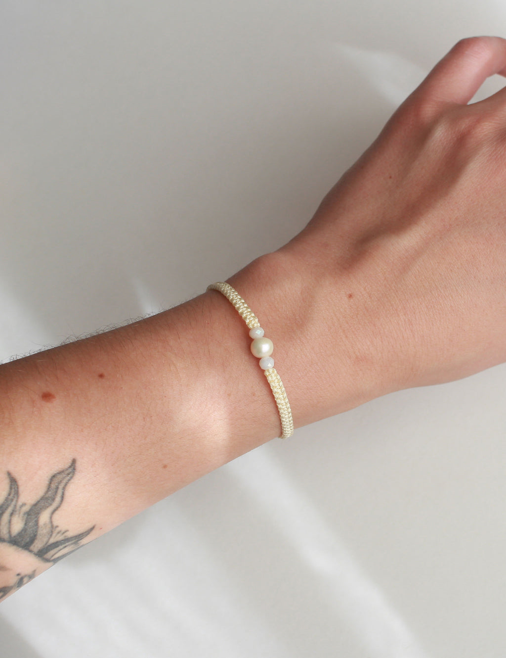 Cream hot sale pearl bracelet