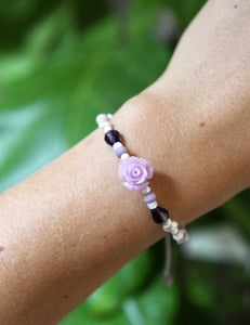 Handmade lilac bracelet with pearls and purple Murano glass beads
